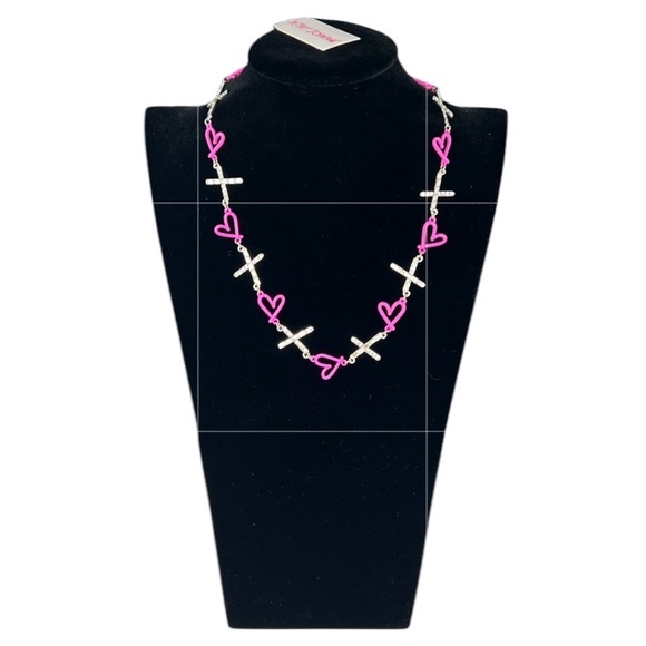 Betty Johnson - ‘X❤️X❤️ ’ embellished necklace. Silver/Pink. NWT
